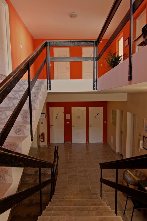 Falling Lakes Hostel Korenica Εξωτερικό φωτογραφία