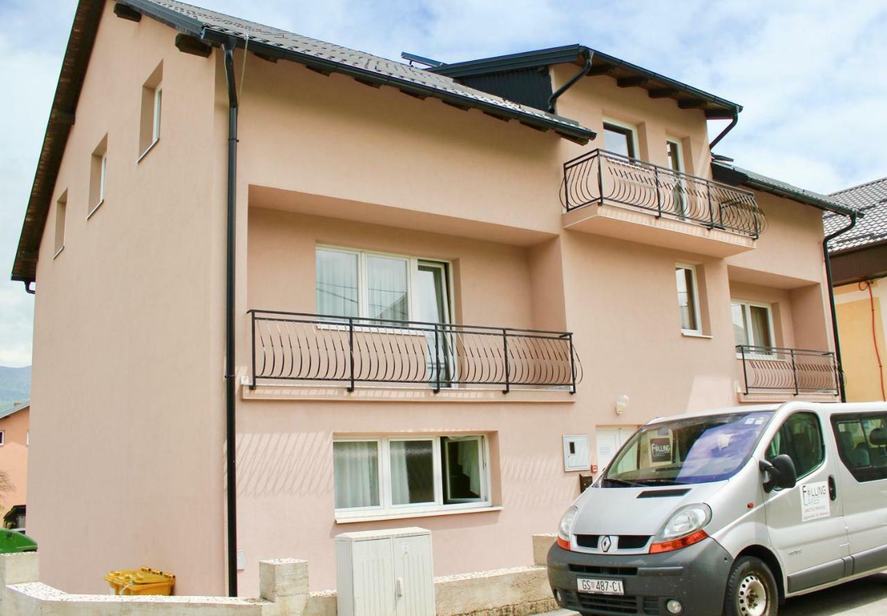 Falling Lakes Hostel Korenica Εξωτερικό φωτογραφία